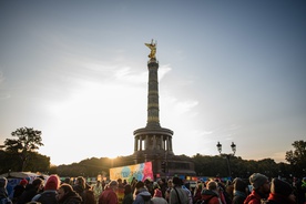 Aktywiści klimatyczni blokują ruch w centrum Berlina