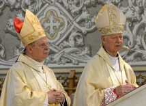 Bp Adam Odzimek (z prawej) oraz bp Henryk Tomasik obchodzili 1 czerwca tego roku złoty jubileusz świeceń kapłańskich.