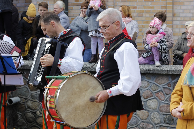 Jubileusz 45-lecia zespołu ludowego "Boczki Chełmońskie"