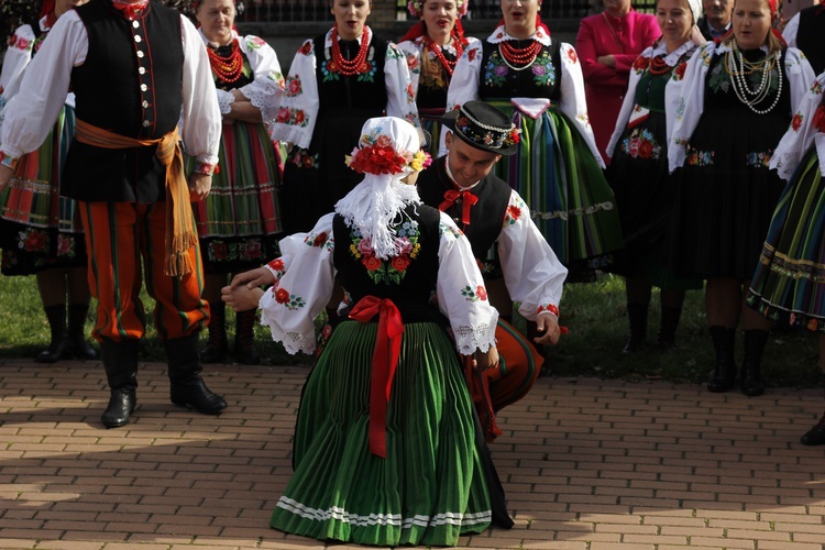 Jubileusz 45-lecia zespołu ludowego "Boczki Chełmońskie"