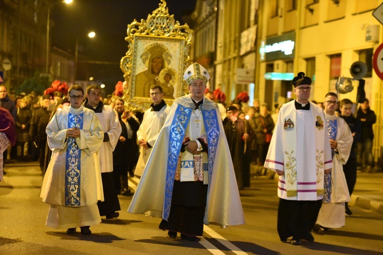 Suma i procesja różańcowa w bocheńskim sanktuarium