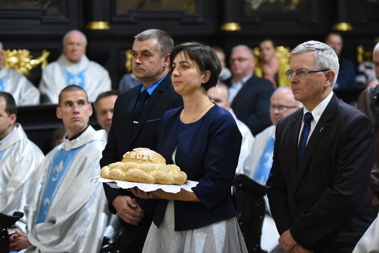 Suma i procesja różańcowa w bocheńskim sanktuarium