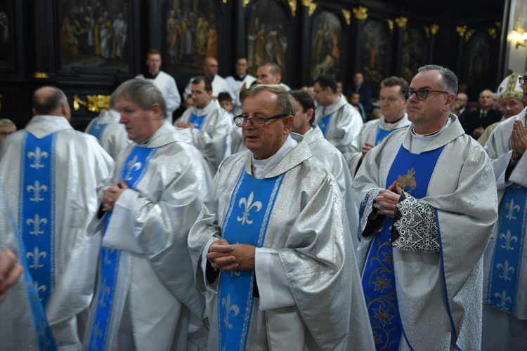 Suma i procesja różańcowa w bocheńskim sanktuarium