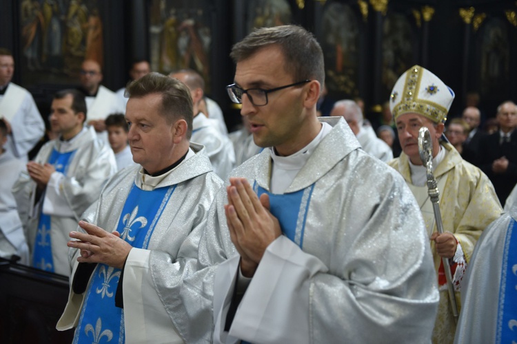 Suma i procesja różańcowa w bocheńskim sanktuarium