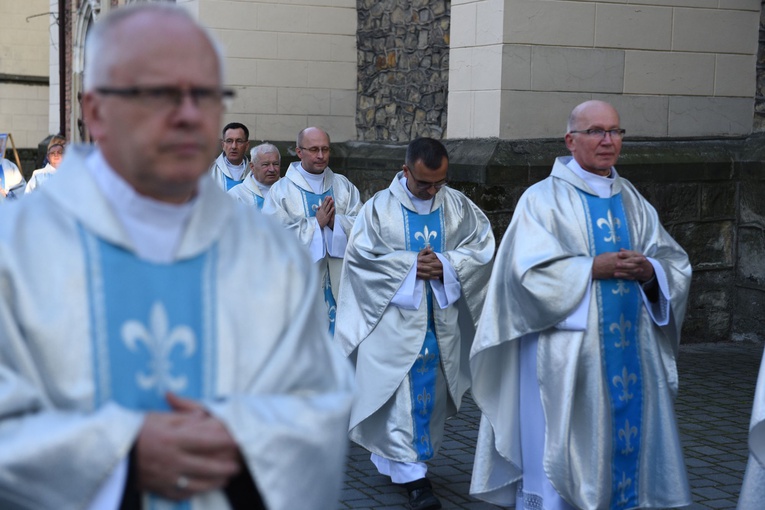 Suma i procesja różańcowa w bocheńskim sanktuarium