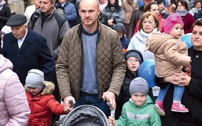 W manifestacji wiary uczestniczyło prawie 11 tysięcy osób.