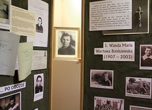 ►	W zakonnym muzeum można zobaczyć pamiątki po s. Wandzie Boniszewskiej.