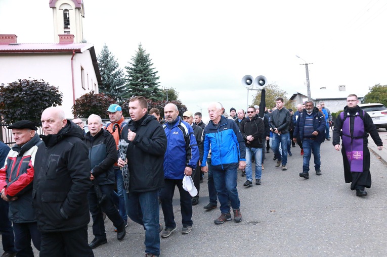 Męski różaniec w Dębicy