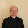 Do wspólnej modlitwy w intencji kapłanów zaprasza ks. Andrzej Pradela.