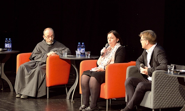 Na zdjęciu o. Paweł Cebula OFM Conv (postulator w procesie beatyfikacyjnym Jánosa Esterházyego), dr Anca Maria Cernea z Rumunii oraz Grzegorz Górny w czasie panelu „Męczennicy komunizmu”.