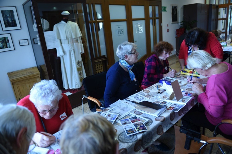 Rekolekcje dla seniorów - warsztaty plastyczne