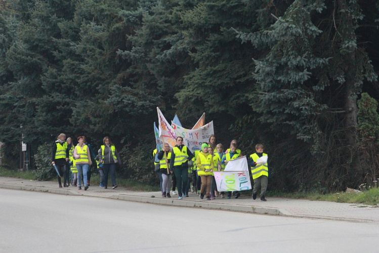 Odblaskowa szkoła w Rdziostowie