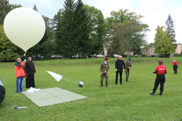 Ślubowanie klas pierwszych w KLO w Henrykowie