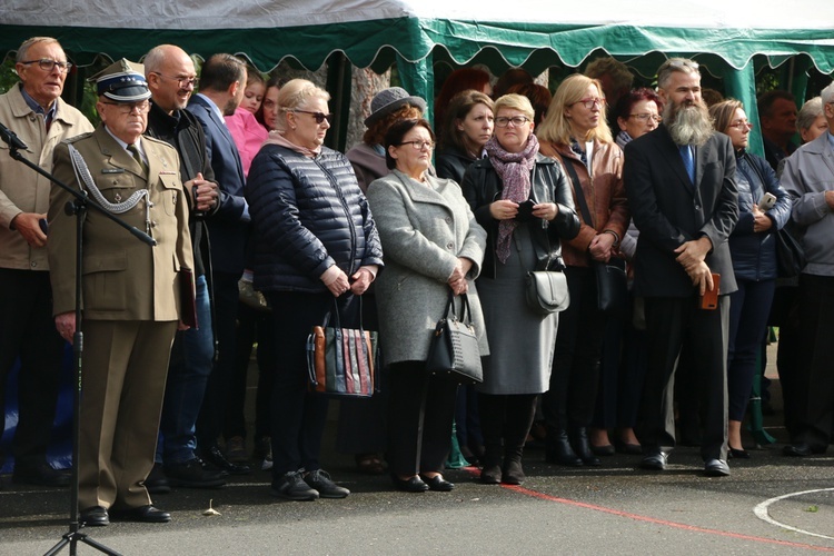 Ślubowanie klas pierwszych w KLO w Henrykowie
