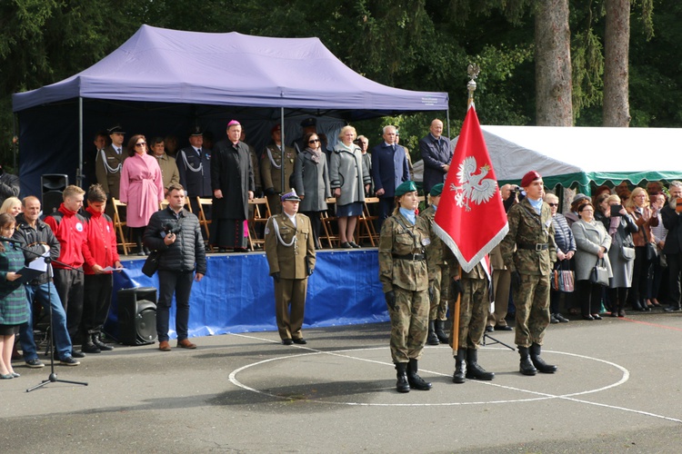 Ślubowanie klas pierwszych w KLO w Henrykowie