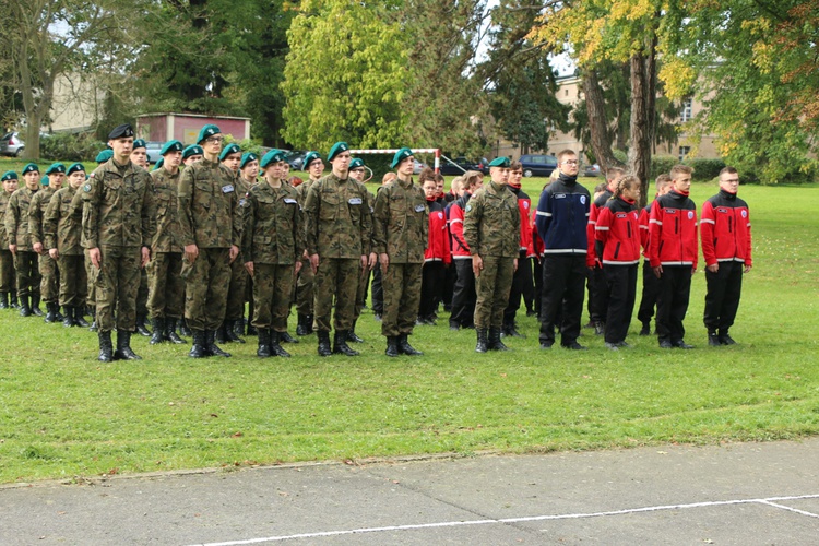 Ślubowanie klas pierwszych w KLO w Henrykowie