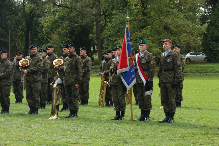 Ślubowanie klas pierwszych w KLO w Henrykowie