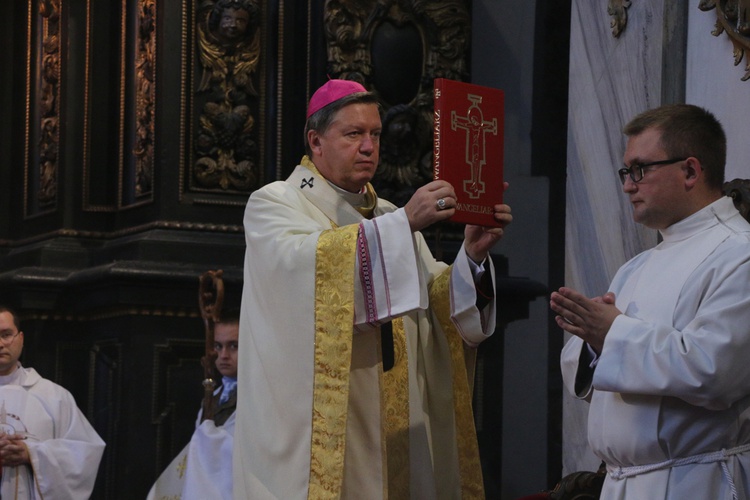 Ślubowanie klas pierwszych w KLO w Henrykowie