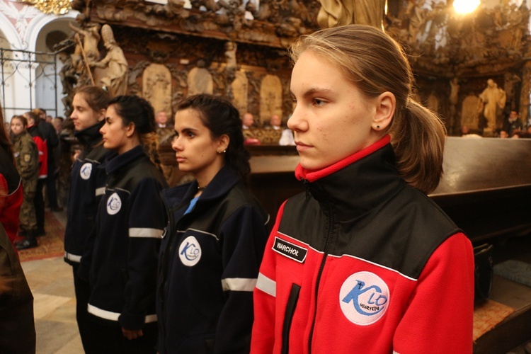 Ślubowanie klas pierwszych w KLO w Henrykowie