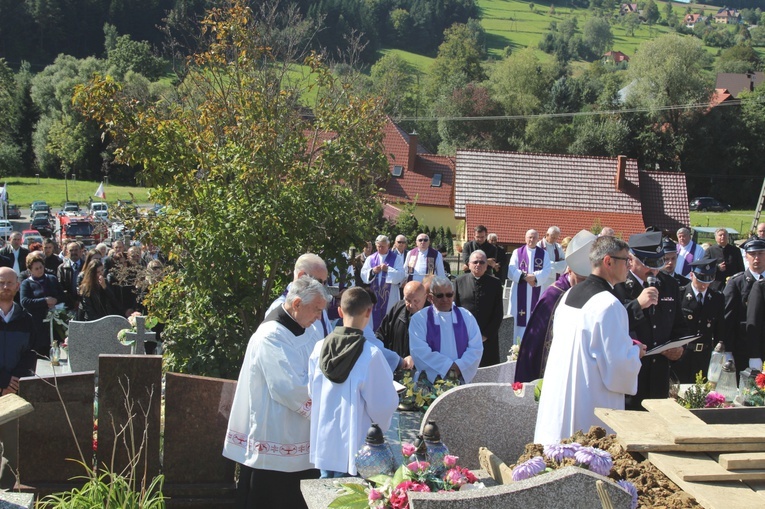 Pogrzeb śp. ks. prał. Stanisława Jaska w Węglówce