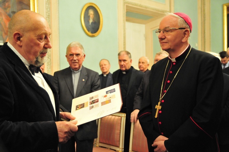 Abp Stanisław Budzik odebrał międzynarodową nagrodę literacką.