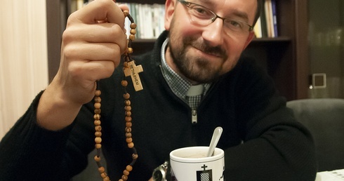 Odmawiam Różaniec. Kiedy głosimy Jezusa, idziemy z Maryją