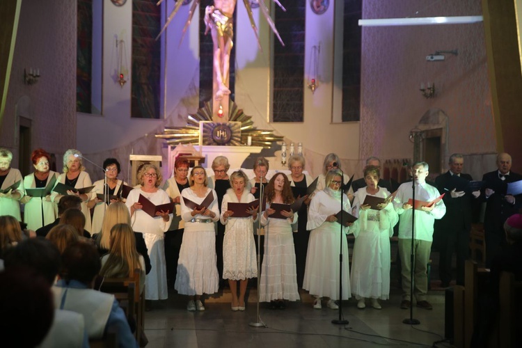 Koncert chórów w Ostrowcu Świętokrzyskim. 