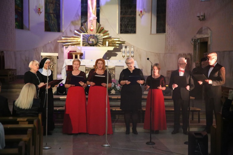 Koncert chórów w Ostrowcu Świętokrzyskim. 