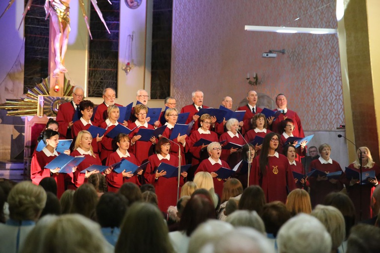 Koncert chórów w Ostrowcu Świętokrzyskim. 