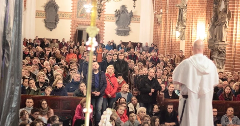 Uwielbienie w legnickiej katedrze