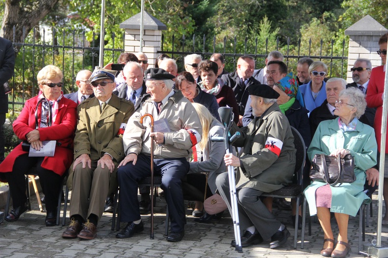 Odsłonięcie pomnika ks. Gurgacza w Łabowej