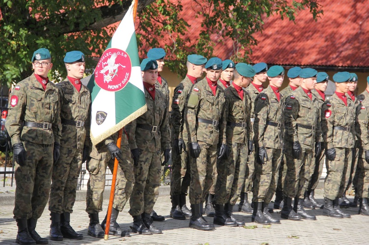 Odsłonięcie pomnika ks. Gurgacza w Łabowej