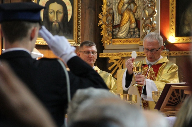 Odsłonięcie pomnika ks. Gurgacza w Łabowej