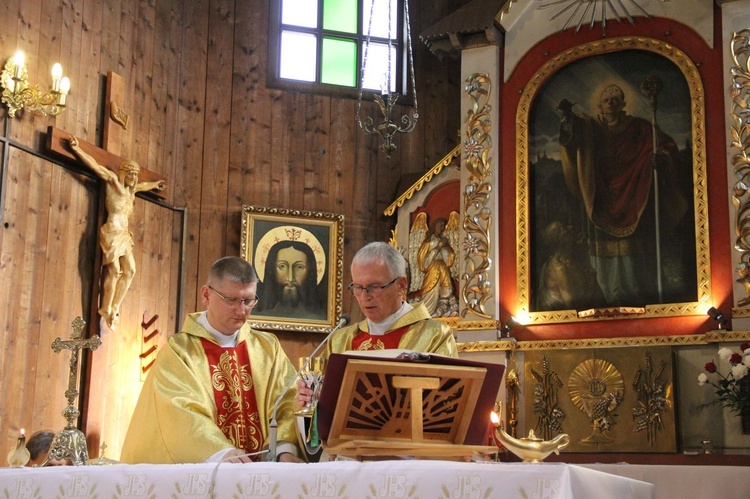 Odsłonięcie pomnika ks. Gurgacza w Łabowej