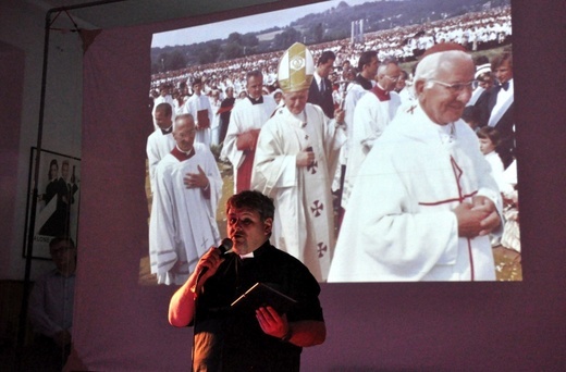 Młodzież w Nysie przypomniała o papieżu