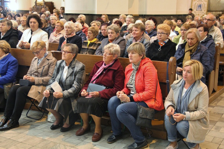 Katowice. Żywy Różaniec i wspólnoty maryjne w katedrze