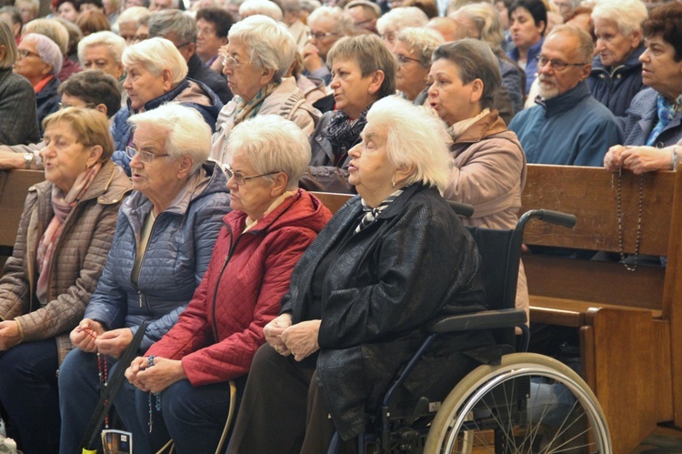 Katowice. Żywy Różaniec i wspólnoty maryjne w katedrze