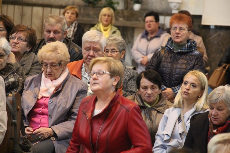 Katowice. Żywy Różaniec i wspólnoty maryjne w katedrze