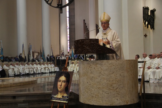 Katowice. Żywy Różaniec i wspólnoty maryjne w katedrze
