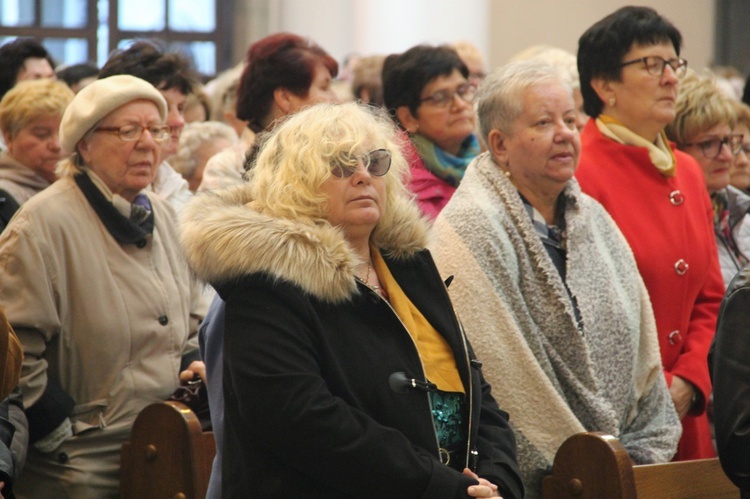 Katowice. Żywy Różaniec i wspólnoty maryjne w katedrze