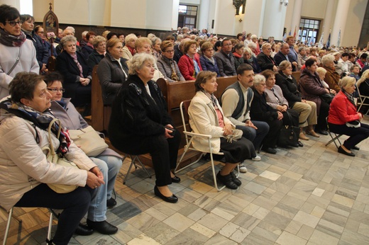 Katowice. Żywy Różaniec i wspólnoty maryjne w katedrze