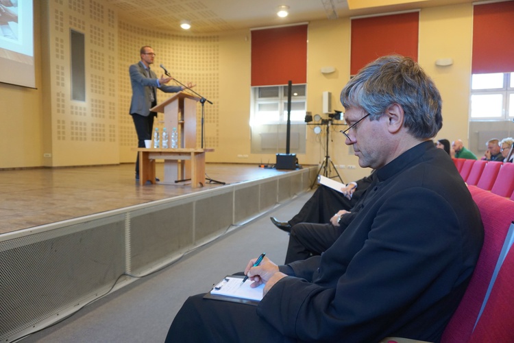 Konferencja "Razem w służbie Kościołowi"