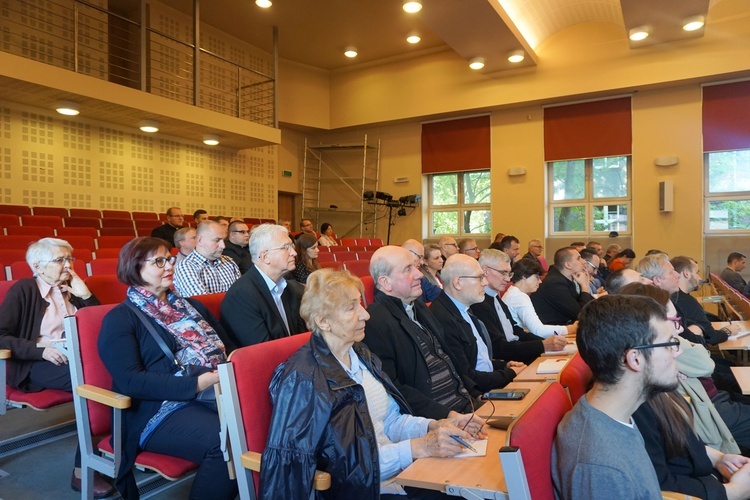 Konferencja "Razem w służbie Kościołowi"