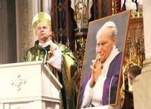 Bp Piotr Turzyński  w katedrze przewodniczył Eucharystii w Dniu Papieskim na zakończenie Tygodnia Kultury Chrześcijańskiej.