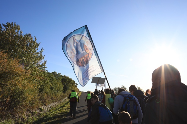 Pielgrzymka trzebnicka 2019 - cz. 15 (Bagno - Trzebnica)