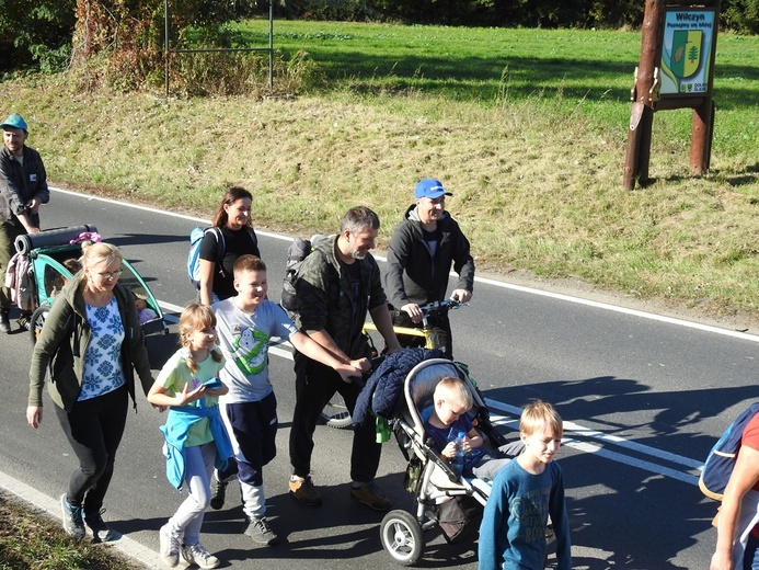 Pielgrzymka trzebnicka 2019 - cz. 17 (Oborniki Śląskie - Trzebnica)