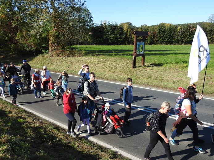 Pielgrzymka trzebnicka 2019 - cz. 17 (Oborniki Śląskie - Trzebnica)