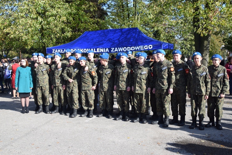 Ślubowanie pierwszoklasistów Technikum Zawodowego ZDZ w Nowym Mieście nad Pilicą