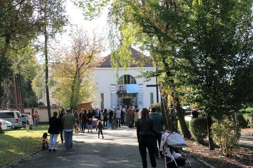 Kraków. Inauguracja sanktuarium Matki Bożej Płaszowskiej