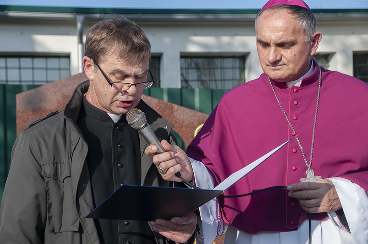 Pomnik i grób Dzieci Utraconych w Redle